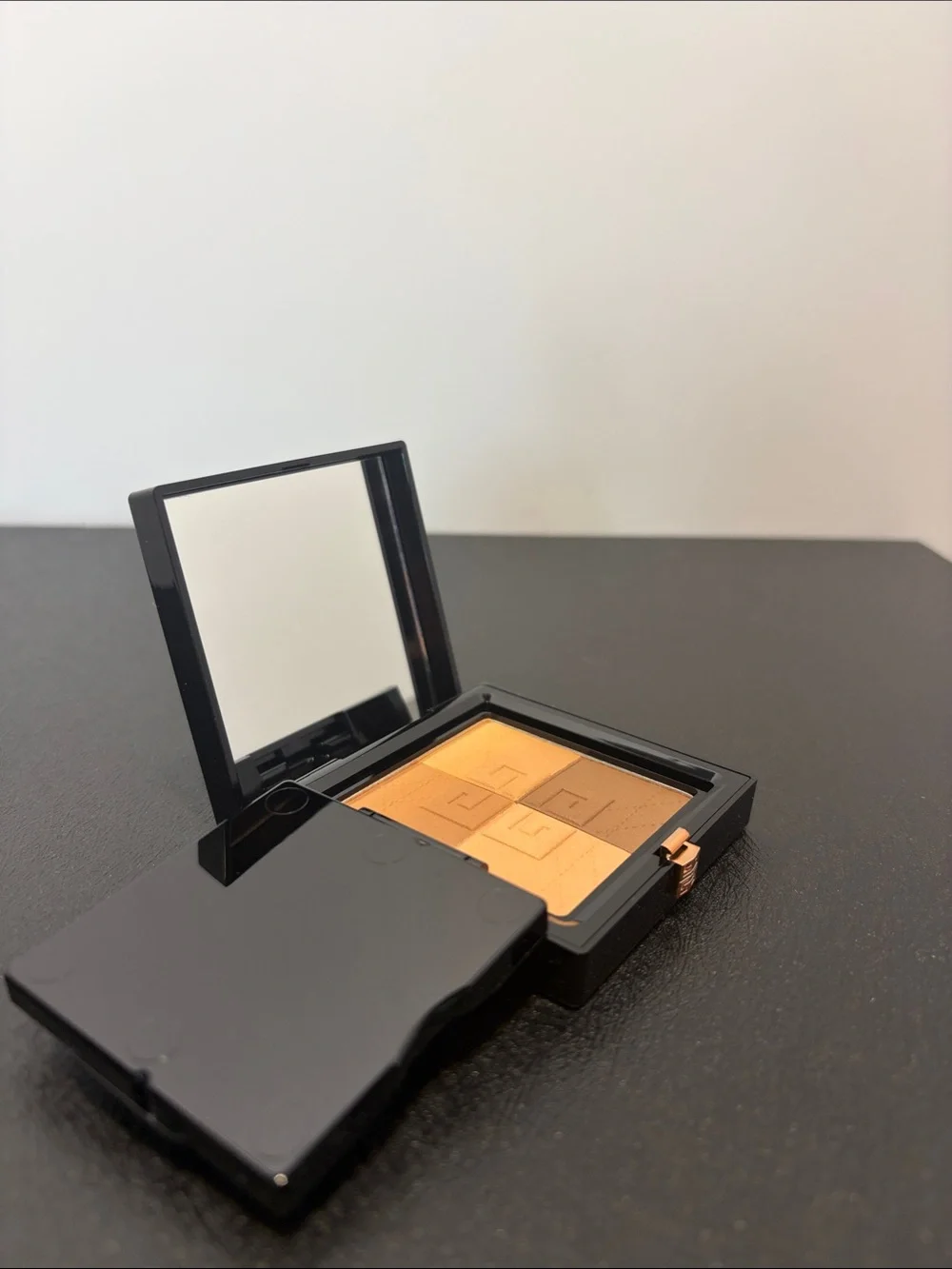 Givenchy Compact Bronzer & Contour Palette in Tone Pans 002 popeline bronzee